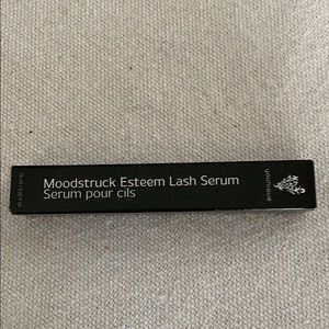 Younique Moodstruck Esteem Las Serum